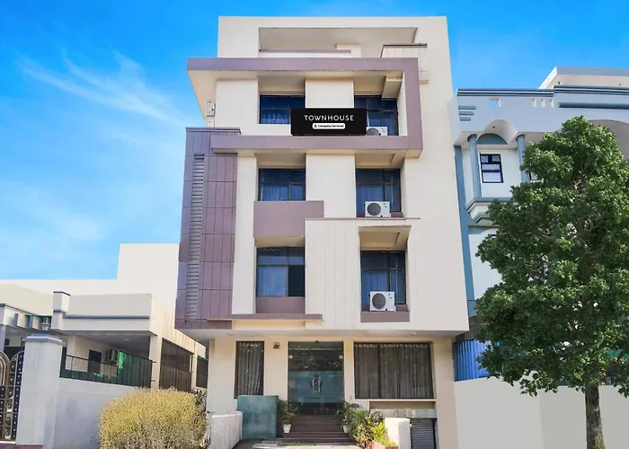 Townhouse Malviya Nagar Near Airport Formerly Royal Residency